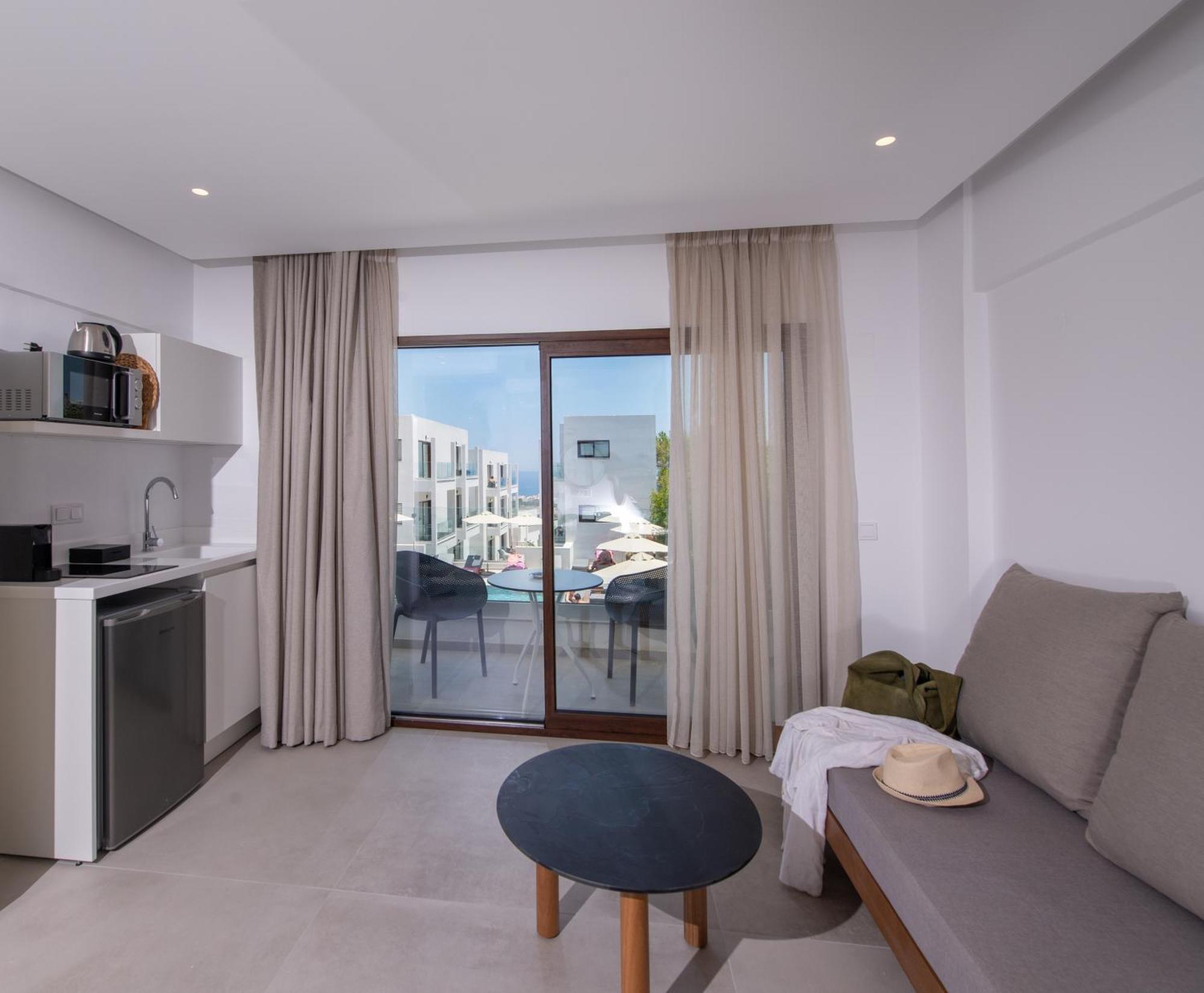 Mika Villas & Suites ヘルソニソス エクステリア 写真