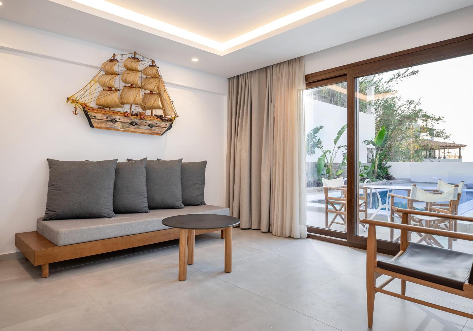 Mika Villas & Suites ヘルソニソス 部屋 写真